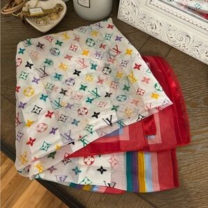 LV scarf